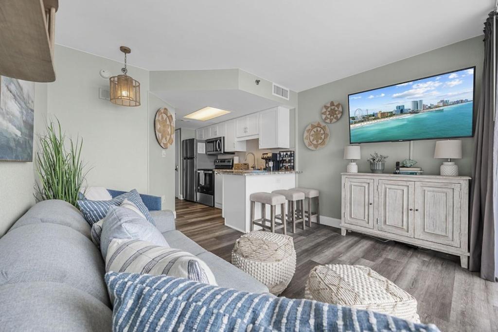 Direct Oceanfront- King Bedroom- Amazing Views/Pools/Hot Tubs/Beach Access/Golf Миртл-Бич Экстерьер фото