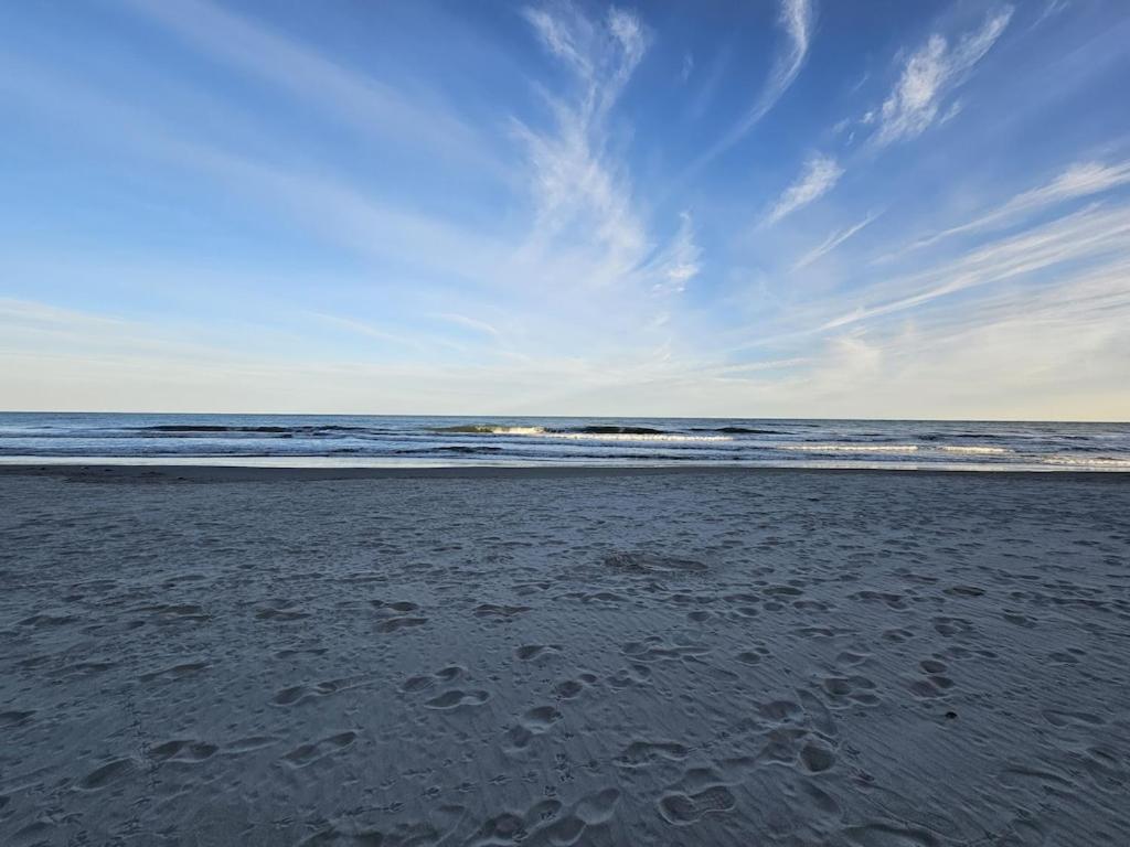 Direct Oceanfront- King Bedroom- Amazing Views/Pools/Hot Tubs/Beach Access/Golf Миртл-Бич Экстерьер фото