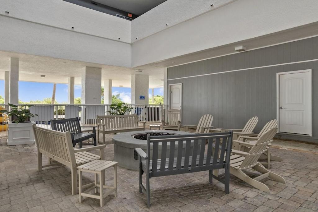 Direct Oceanfront- King Bedroom- Amazing Views/Pools/Hot Tubs/Beach Access/Golf Миртл-Бич Экстерьер фото