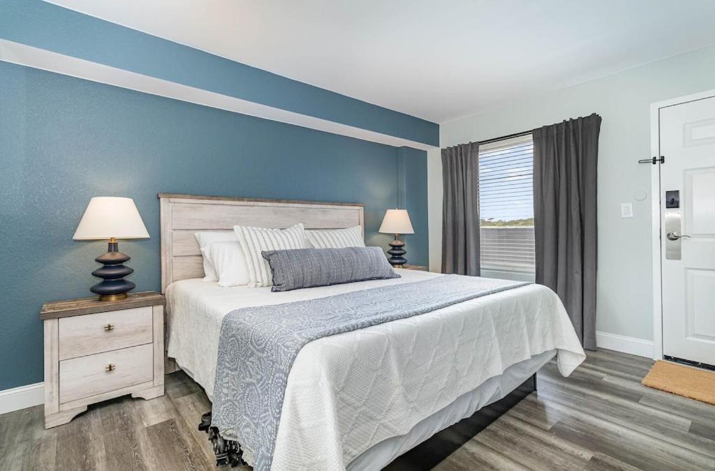 Direct Oceanfront- King Bedroom- Amazing Views/Pools/Hot Tubs/Beach Access/Golf Миртл-Бич Экстерьер фото